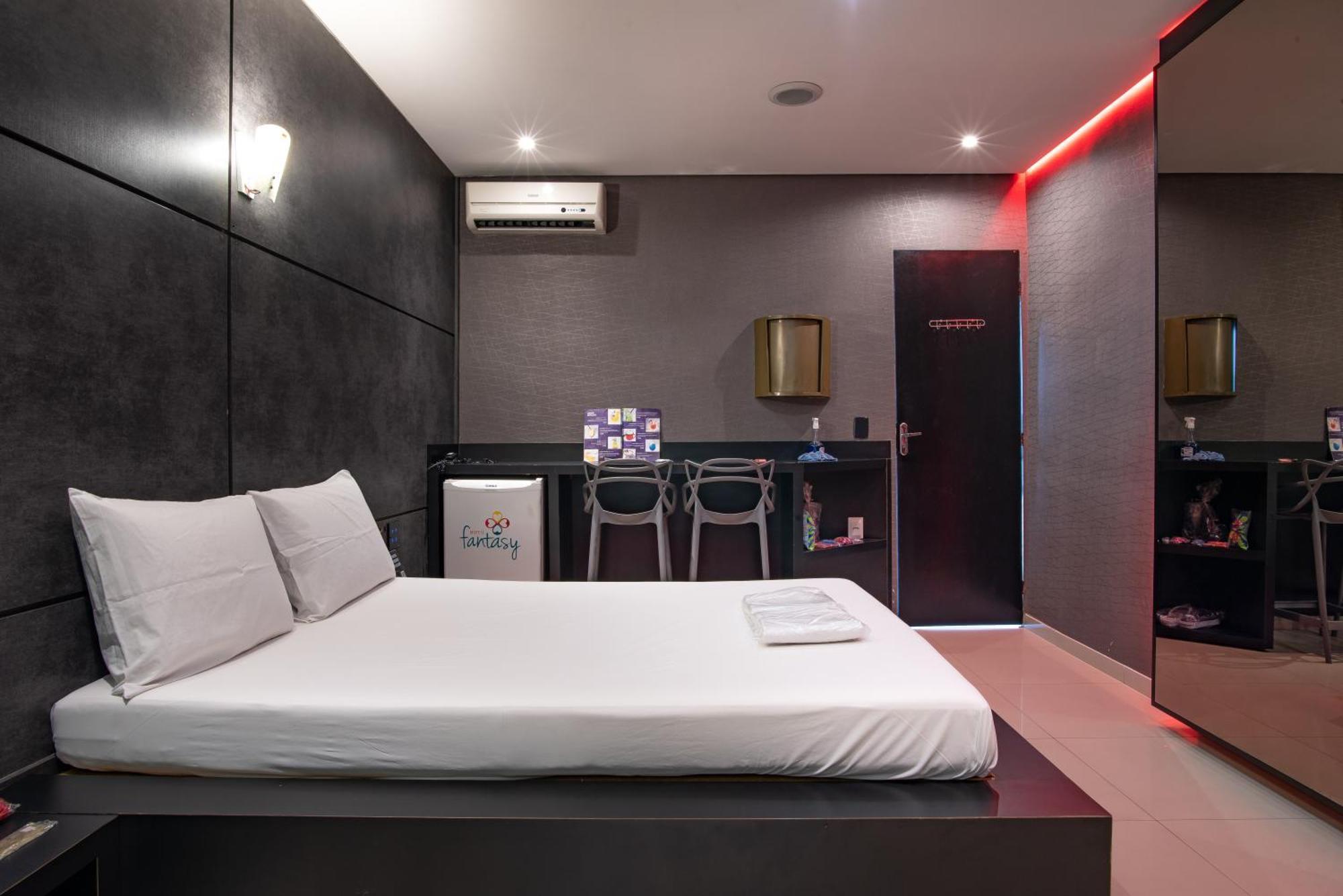 Motel Fantasy 3 (Adults Only) Белу-Оризонті Екстер'єр фото